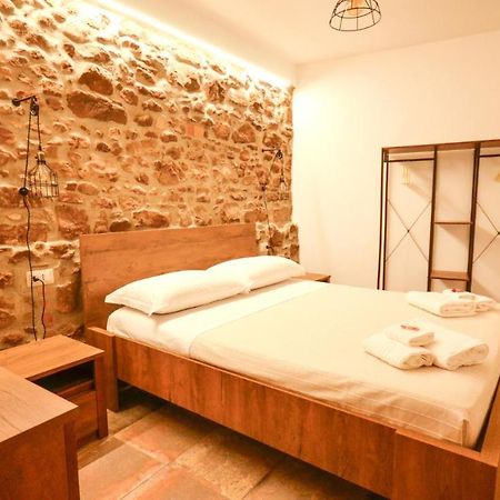 Al Vico Primo - Boutique Apartment П'єтрапертоза Екстер'єр фото
